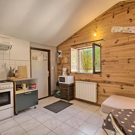 Skioura, De Groupe Semesterbostad *